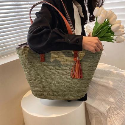 Chic Woven Straw Tote with Elegant Bow Detail