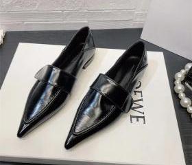 Pearl Series - Pointed-toe Suede Loafers