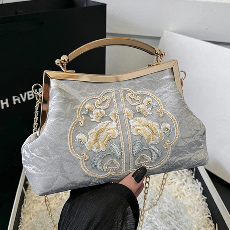Elegant Vintage Embroidered Metal Frame Handbag Purse