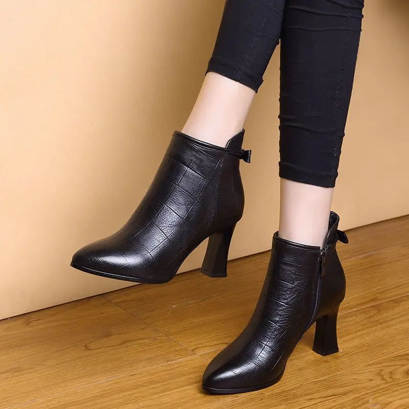 Premium Casual Leather Ankle Boots for Every Occasion