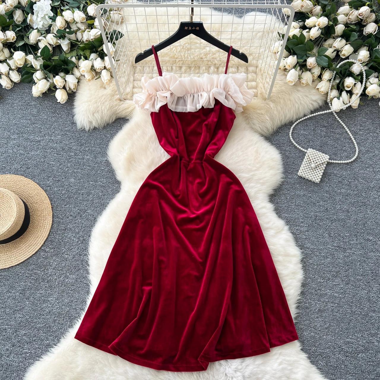 flowy velvet dress Elizabeth