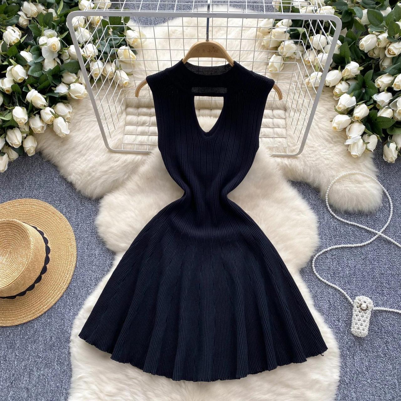 Sleeveless Black Knit Dress With Keyhole Back on Luulla