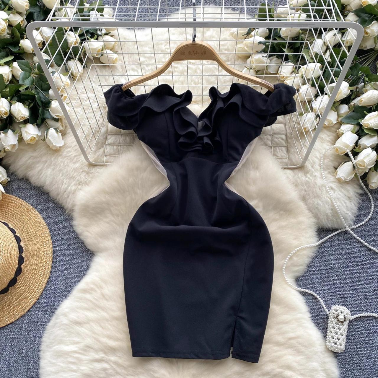 velvet off the shoulder dress long sleeve Gilda | Black Velvet Bardot Long-Sleeve Mini Dress